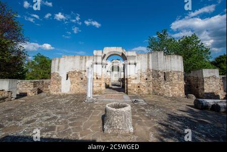 Großer Preslav (Veliki Preslav), Schumen, Bulgarien. Ruinen der Hauptstadt der ersten mittelalterlichen Festung des Bulgarischen Reiches Stockfoto