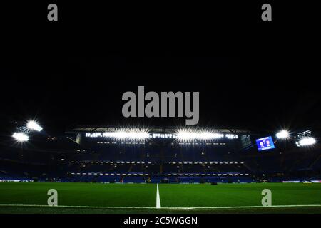 LONDON, ENGLAND - 21. JANUAR 2020: Gesamtansicht des Spielortes vor dem Premier League Spiel 2019/20 zwischen Chelsea FC und Arsenal FC in Stamford Bridge. Stockfoto