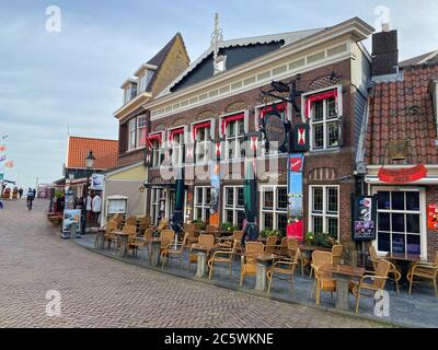 Volendam, Niederlande-Oktober 7,2019: Volendam ist eine Stadt in Nordholland, 20 Kilometer nördlich von Amsterdam. Manchmal auch die Perle der Zuiderze genannt Stockfoto