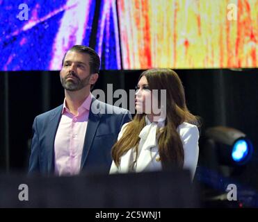 West PALM BEACH, FL - 21. DEZEMBER: Donald Trump Jr, Kimberly Guilfoyle Backstage beim US Student Action Summit 2019 - Tag 3 im Palm Beach County Convention Center am 21. Dezember 2019 in West Palm Beach, Florida. Personen: Donald Trump Jr, Kimberly Guilfoyle Credit: Storms Media Group/Alamy Live News Stockfoto