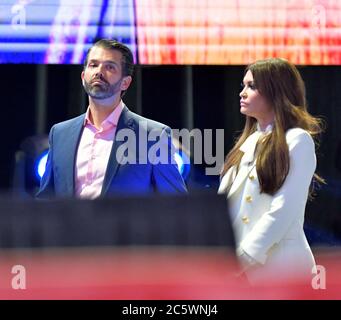 West PALM BEACH, FL - 21. DEZEMBER: Donald Trump Jr, Kimberly Guilfoyle Backstage beim US Student Action Summit 2019 - Tag 3 im Palm Beach County Convention Center am 21. Dezember 2019 in West Palm Beach, Florida. Personen: Donald Trump Jr, Kimberly Guilfoyle Credit: Storms Media Group/Alamy Live News Stockfoto