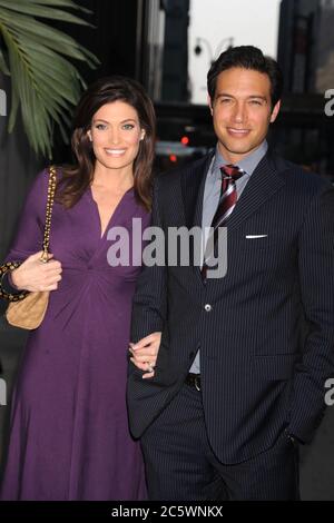 NEW YORK - 23. Juni: Kimberly Guilfoyle, Eric Villency besucht die Einführung von Trump International Hotel & Tower Dubai am 23. Juni 2008 an der Park Avenue Plaza in New York City. Personen: Kimberly Guilfoyle, Eric Villency Stockfoto