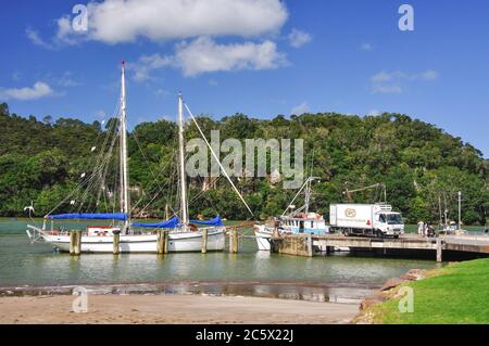 Whitianga Wharf, Whitianga Harbour Whitianga, Mercury Bay, Coromandel Halbinsel, Waikato Region, Nordinsel, Neuseeland Stockfoto