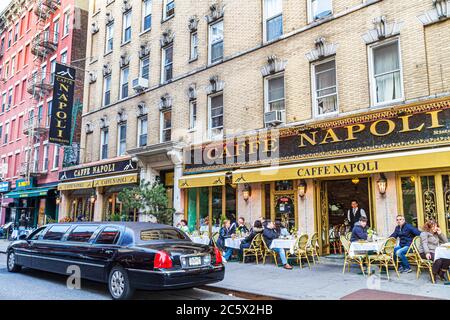 New York City, NY NYC Lower, Manhattan, Little Italy, Mulberry Street Nachbarschaft, Straßenecke, Caffe Napoli, Italienisch, Restaurant Restaurants, Essen und Essen c Stockfoto