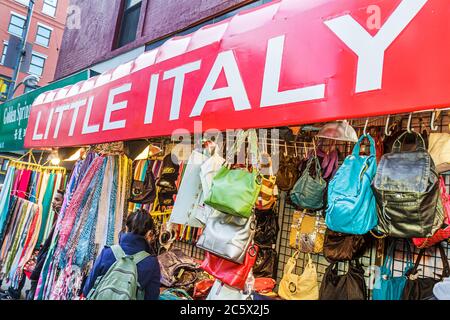 New York, New York City, NYC, Lower, Manhattan, Little Italy, Mulberry Street, ethnische Nachbarschaft, Shopping Shopper Shopper shoppen Geschäfte Markt Märkte Markt Stockfoto