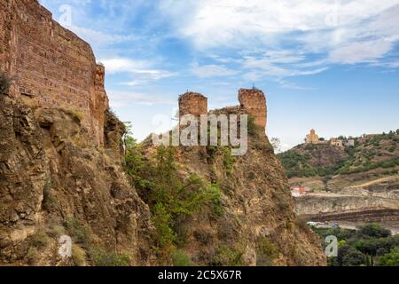 Ruinen der alten Festung Narikala in Tiflis, Georgien Stockfoto