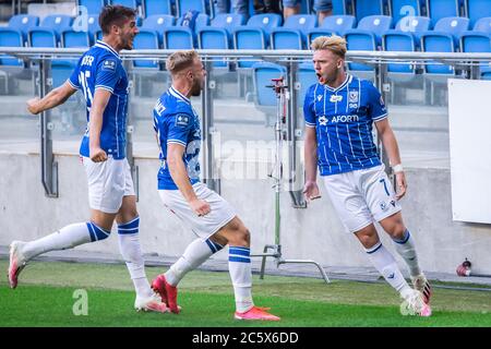 Jakub Moder, Tymoteusz Puchacz und Kamil Jozwiak aus Lech Poznan feiern im polnischen PKO Ekstraklasa-Spiel zwischen Lech Poznan und Legia Warszawa im Stadtstadion Poznan ein Tor.(Endstand; Lech Poznan 2:1 Legia Warszawa) Stockfoto