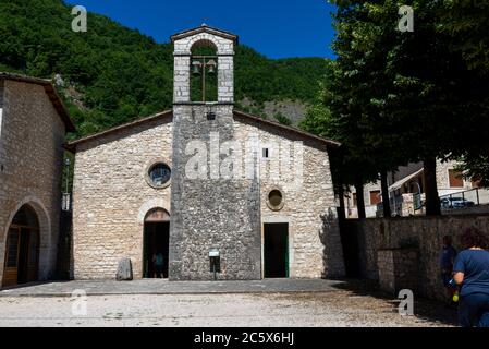 rocca porena,italien juli 05 2020:altes Heiligtum der provinz rocca porena von perugia Stockfoto