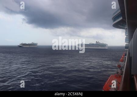 Holland America Line, Princess Kreuzfahrten - schöner Sonnenaufgang während Quarantäne - Bahamas Stockfoto