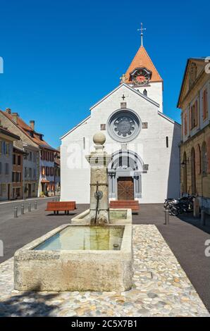 Schweiz, Waadtland Kanton, Enkel, Eglise Saint-Jean baptiste de Enkel, Kirche; Brunnen um 1637 Stockfoto