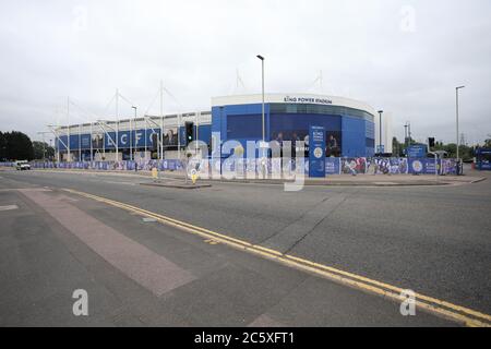 Leicester, Großbritannien. Juli 2020. Die Straßen um das King Power Stadium sind ruhig, während Leicester City ein Fußballspiel gegen Crystal Palace hinter verschlossenen Türen am Tag einhundert und drei der Lockdown spielen und Leicester ist das erste lokale Gebiet, das wieder in Lockdown gesetzt wurde, Während die meisten des Landes hat eine weitere Entspannung der Coronavirus Einschränkungen einschließlich der Lage, in Pubs, Barbiere und Friseure gehen hatte. Kredit: Paul Marriott/Alamy Live Nachrichten Stockfoto