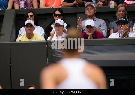 Team Pliskova während ihres zweiten Runde Spiel bei der Wimbledon Championships Grand Slam Tennis Turnier 2019 Stockfoto