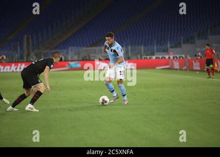 Italien. Juli 2020. Im Stadio Olimpico von Rom, AC. Mailand schlug SS. Lazio 3-0 für das 30. Spiel der italienischen Serie A. in diesem Bild Jony (Foto von Paolo Pizzi/Pacific Press) Kredit: Pacific Press Agency/Alamy Live News Stockfoto