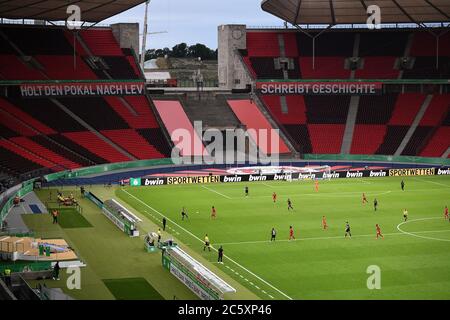 Berlin, 4. Juli 2020, Stadion im DFB Pokal Finalspiel FC BAYERN MÜNCHEN - BAYER 04 LEVERKUSEN 4-2 in der Saison 2019/2020 , FCB Foto: © Peter Schatz / Alamy Live News / Matthias Koch/Pool - die DFB-BESTIMMUNGEN VERBIETEN DIE VERWENDUNG VON FOTOGRAFIEN als BILDSEQUENZEN und/oder QUASI-VIDEO - Nationale und internationale Nachrichtenagenturen AUSSCHLIESSLICH zur redaktionellen Verwendung Stockfoto