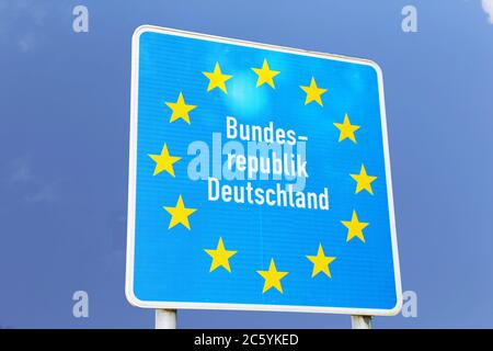 Zollschild an der Außengrenze der Bundesrepublik Deutschland Stockfoto