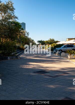 Cesenatico, Emilia Romagna, Italien - September 13 2019: Die lange Strandpromenade in Cesenatico. italien Stockfoto