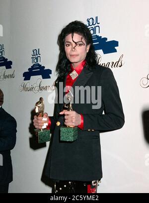 ARCHIV: LOS ANGELES, CA: 14. April 1989: Michael Jackson bei den Soul Train Music Awards. Datei Foto © Paul Smith/Featureflash Stockfoto