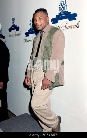 ARCHIV: LOS ANGELES, CA: 14. April 1989: Mike Tyson bei den Soul Train Music Awards. Datei Foto © Paul Smith/Featureflash Stockfoto