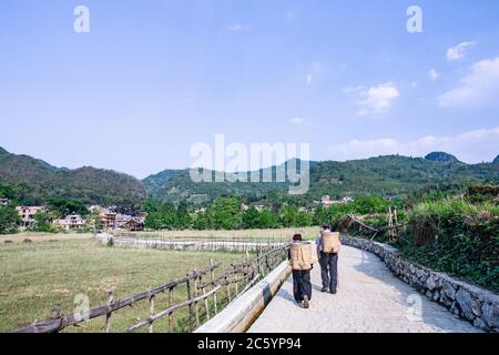 Bamei Dorf, ein verstecktes Dorf in den Bergen in der Provinz Yunnan, China. Stockfoto