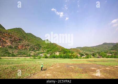 Bamei Dorf, ein verstecktes Dorf in den Bergen in der Provinz Yunnan, China. Stockfoto
