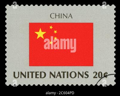 CHINA - Briefmarke der chinesischen Nationalflagge, Serie der Vereinten Nationen, um 1984. Stockfoto