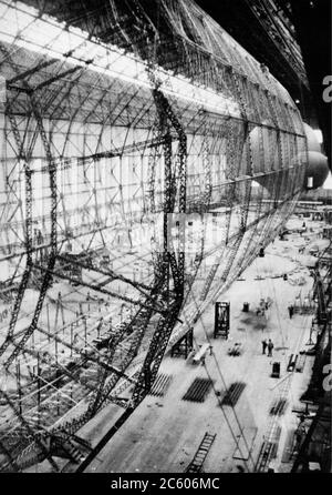 LZ 127 'Graf Zeppelin': Stahlrahmen des Luftschiffs. 1928 Stockfoto