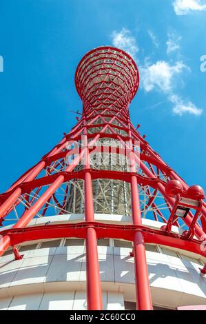 Kobe / Japan - 8. Oktober 2017: Kobe Port Tower, Wahrzeichen von Kobe, Japan Stockfoto