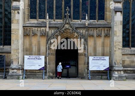 Hull Minster mit Blick auf Trinity Square, Hull, Humberside, East Yorkshire, England Stockfoto