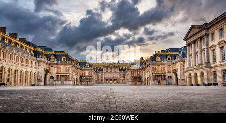 Ehrenhof des Schlosses Versailles, Paris Frankreich Stockfoto