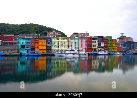 Die bunten Häuser des Zhengbin Fischerhafens, Taiwan Version von Venedig Stockfoto