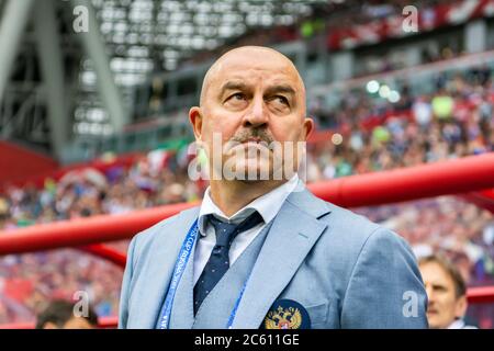 Kasan, Russland – 24. Juni 2017. Russland Fußball-Nationaltrainer Stanislav Tschertschesow während des FIFA-Konföderationen-Cup-Spiel Mexiko gegen Russland. Stockfoto