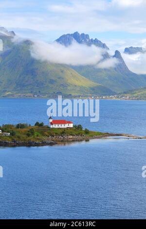 Norwegen Landschaft - Sildpollnes Kirche in Vestpollen, Lofoten. Stockfoto