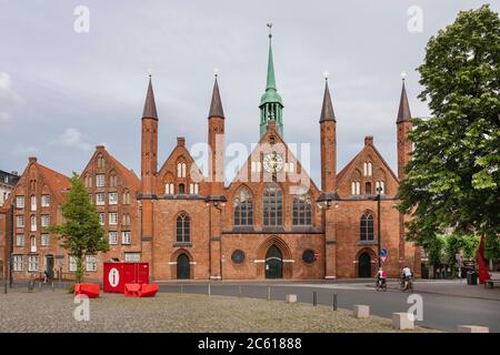 Das Heiliger Geist Krankenhaus am Koberg in Lübeck, 1286 fertiggestellt, ist eine der ältesten bestehenden sozialen Einrichtungen der Welt Stockfoto