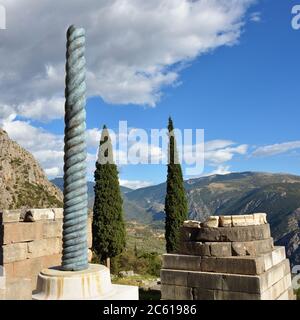 Alte Spalte in der griechischen Antike archäologische Stätte von Delphi, Zentral Griechenland Stockfoto