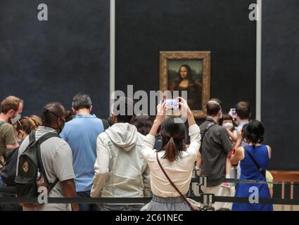 WIEDERERÖFFNUNG DES LOUVRE MUSEUMS, PARIS Stockfoto