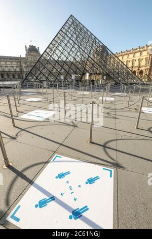 WIEDERERÖFFNUNG DES LOUVRE MUSEUMS, PARIS Stockfoto