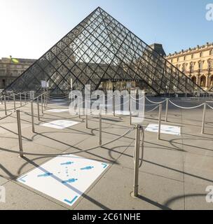 WIEDERERÖFFNUNG DES LOUVRE MUSEUMS, PARIS Stockfoto