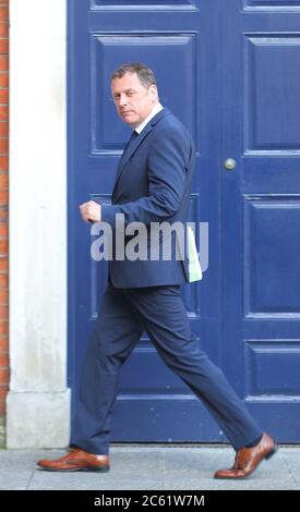 Agrarminister Barry Cowen bei der Ankunft zum Kabinettstreffen in Dublin Castle. Stockfoto