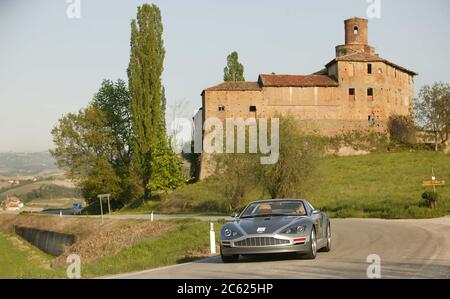 IItal Aston Martin Twenty twenty Concept Car (2001) auf dem talDesign 35. Jahrestag Fahrt zur Villa D' Este Comer See Italien 2003 Stockfoto