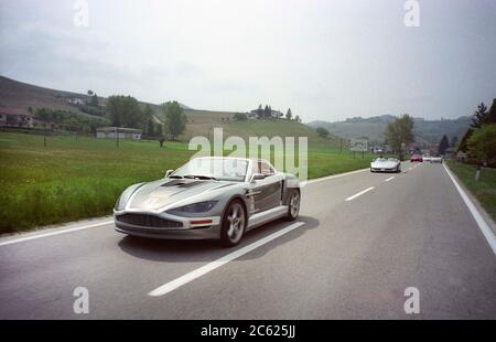 IItal Aston Martin Twenty twenty Concept Car (2001) auf dem talDesign 35. Jahrestag Fahrt zur Villa D' Este Comer See Italien 2003 Stockfoto