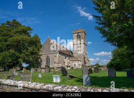 St Laurence's Church, Longney, Gloucestershire, England. Erbaut im 13. Jahrhundert, Turm ist 14. Jahrhundert. Stockfoto