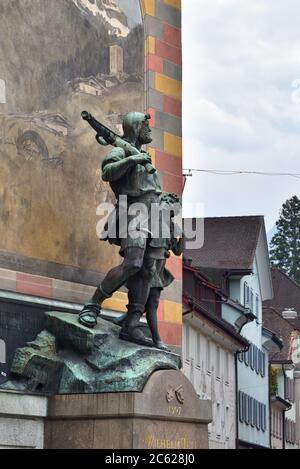 Altdorf, Schweiz - 14. Juni 2017: Wilhelm Tell-Denkmal in der kantonalen Hauptstadt Altdorf im Kanton Uri Stockfoto