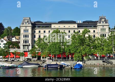 Zürich, Schweiz - 14. Juni 2017: Blick von der Stadt Zürich auf den Utoquai Kai, Kanton Zürich Schweiz Stockfoto