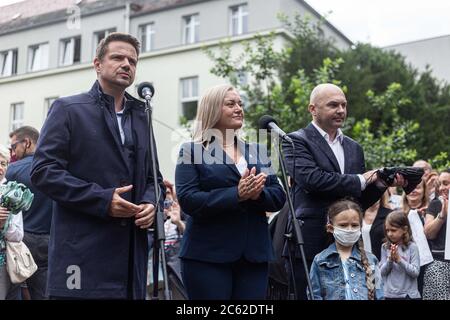 Breslau, Polen. Juli 2020. 6. Juli 2020 Strzelin Polen Kandidat für den polnischen Präsidenten Rafal Trzaskowski von der Bürgerkoalition bei der Wahlkundgebung in Strzelin Quelle: Krzysztof Kaniewski/ZUMA Wire/Alamy Live News Stockfoto