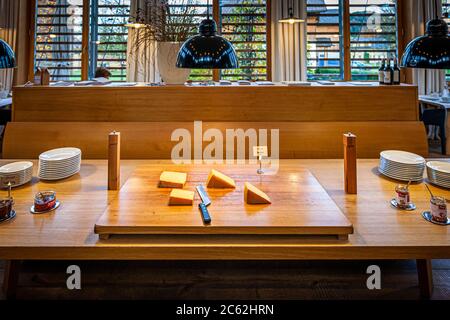 Frühstück in Hotel Schiff in Hittisau, Österreich Stockfoto