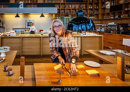 Frühstück in Hotel Schiff in Hittisau, Österreich Stockfoto