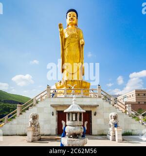 Internationale Buddha Park liegt am Fuße des Tolgoi Zaisan Hügel in Ulaanbaatar, Mongolei Stockfoto