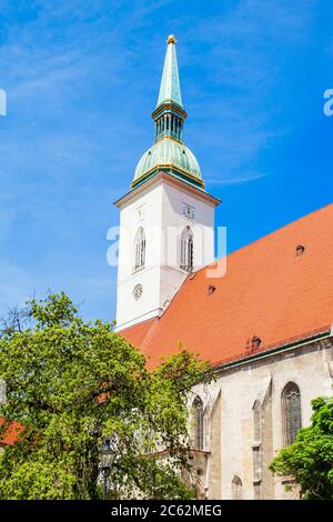 Die St. Martin Kathedrale ist eine römisch-katholische Kirche in Bratislava, Slowakei. Die St. Martin Kathedrale ist die größte und eine der ältesten Kirchen in Brat Stockfoto