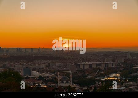 Stadtbild Blick von der Burg von Ankara in den Sonnenuntergang Stockfoto