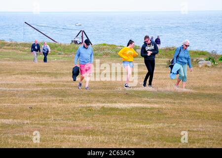 Portland. Juli 2020. Wetter in Großbritannien. Die Menschen genießen es, draußen in der Sonne auf der wunderschönen Insel Portland in Dorset zu sein. Quelle: stuart frartwell/Alamy Live News Stockfoto